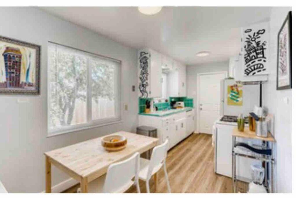 Smart Eclectic Art House Near Uc Davis Med Center Villa Sacramento Exterior photo